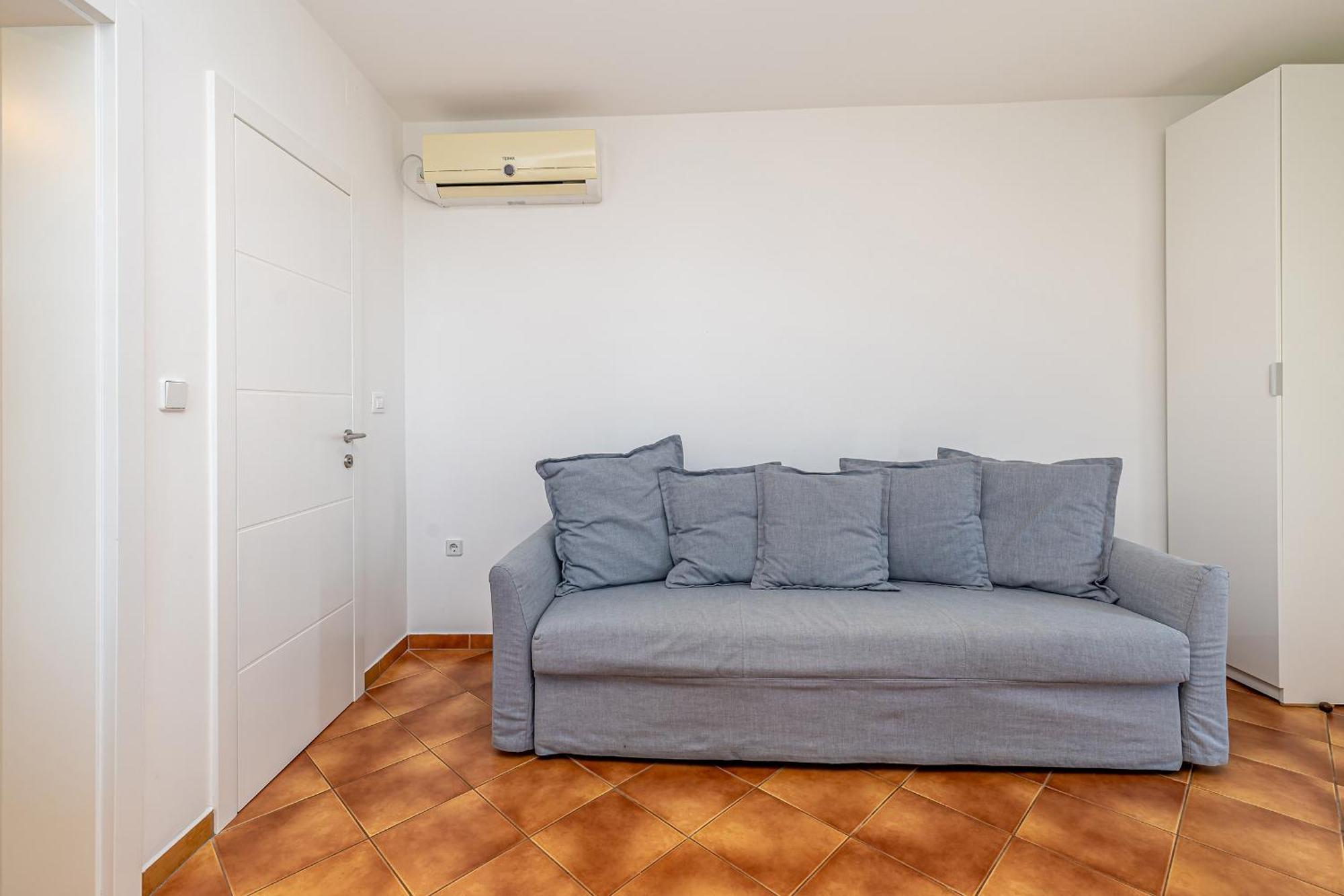 Appartement Haya With Heated Pool Linardići