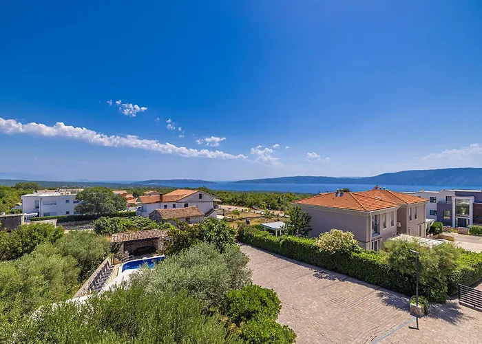Villa Haya With Heated Pool