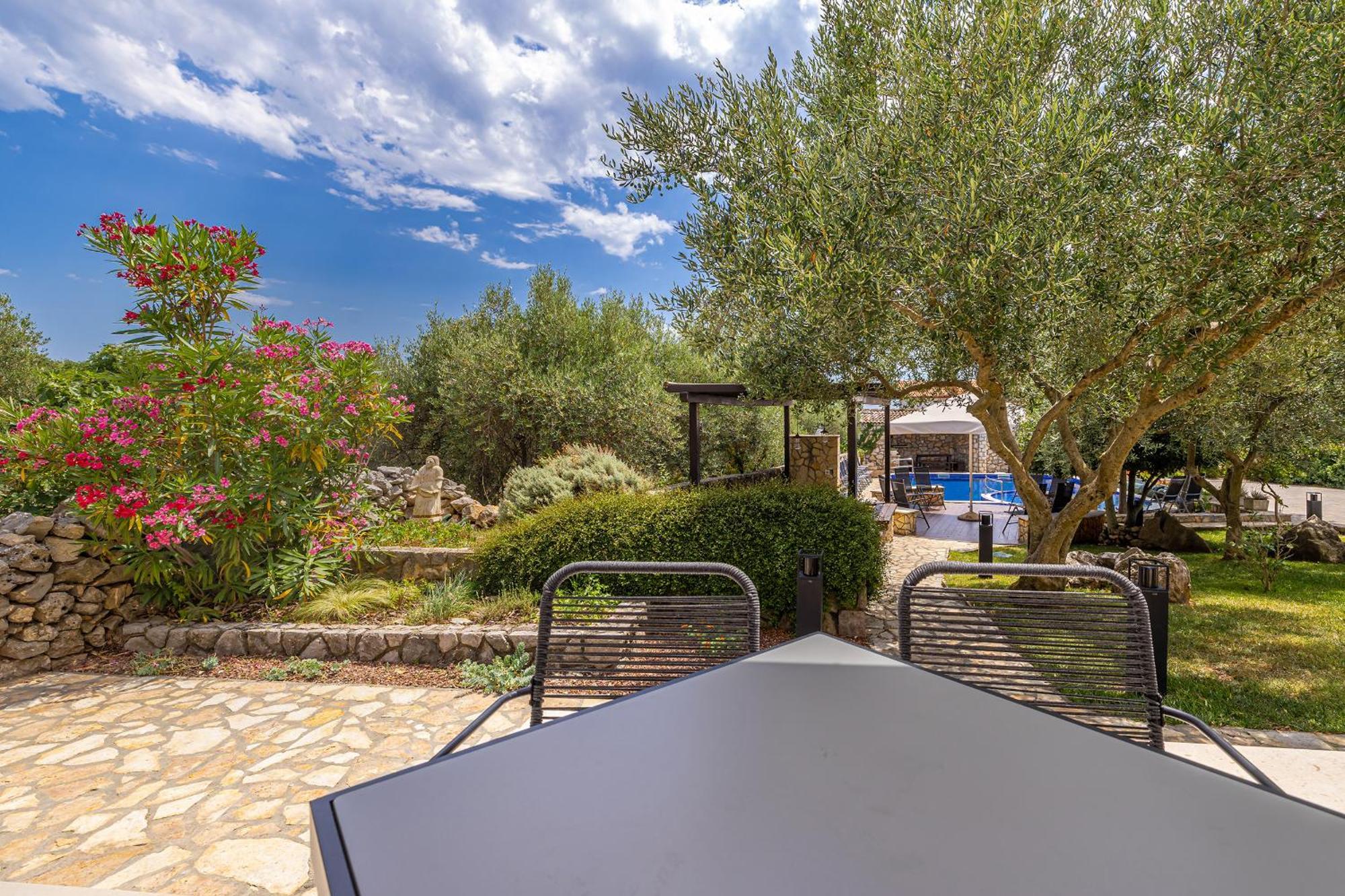 Haya With Heated Pool