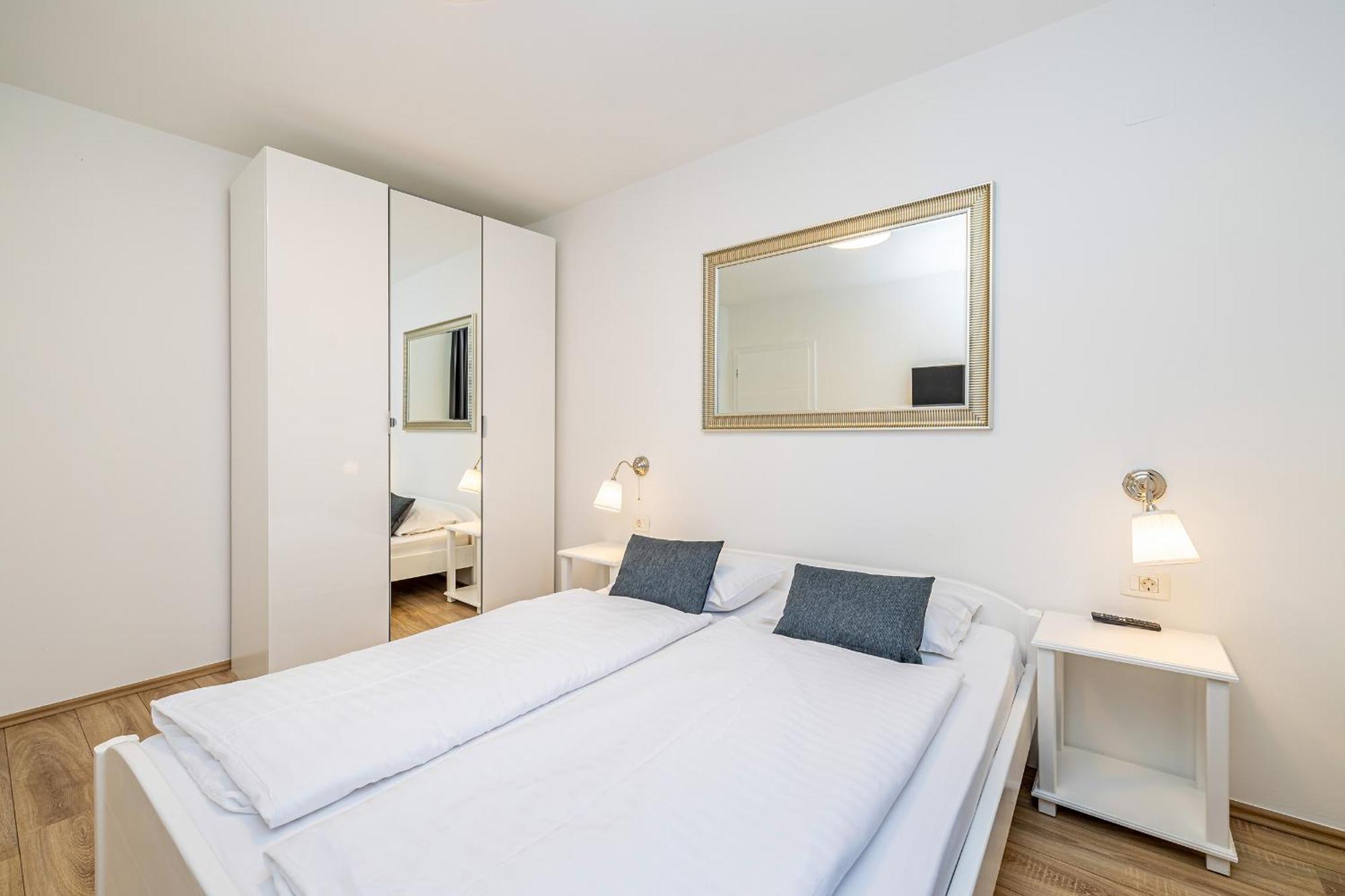Haya With Heated Pool Apartament *