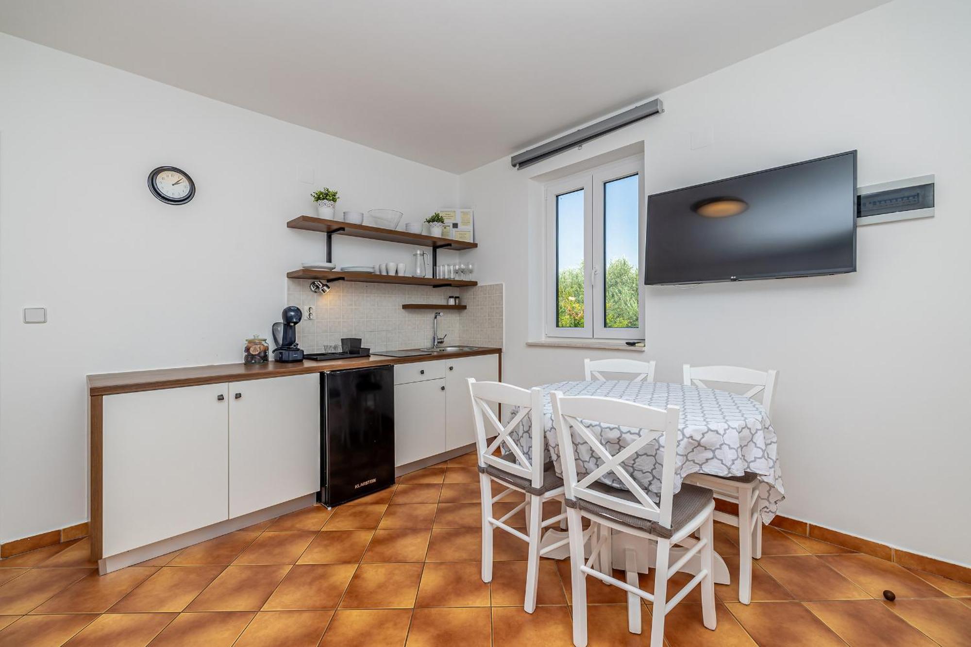 Haya With Heated Pool Apartment *