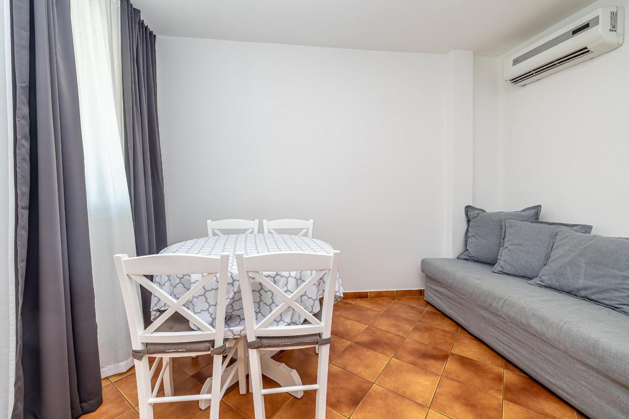 Apartment Haya With Heated Pool
