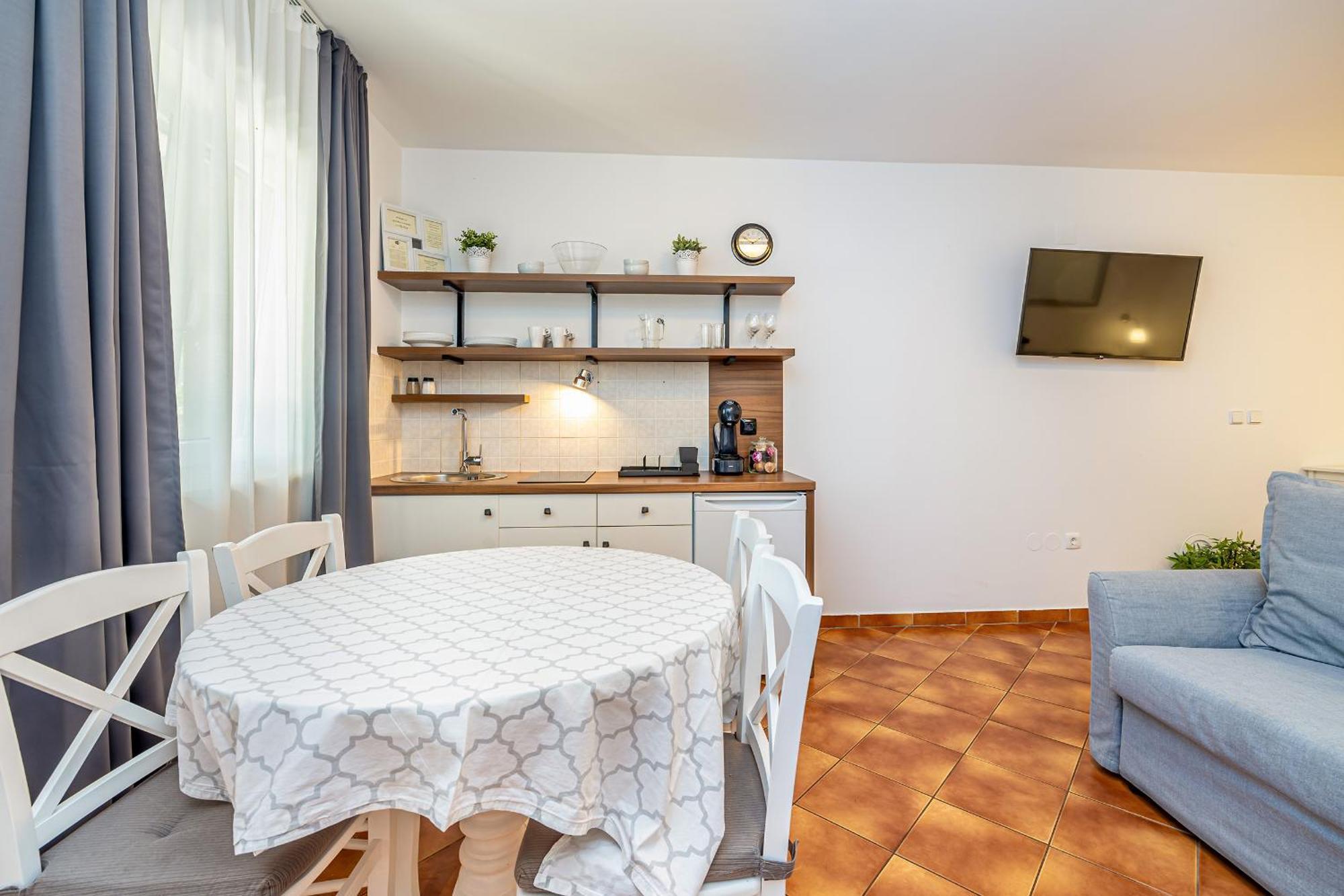 Haya With Heated Pool Apartment Linardici