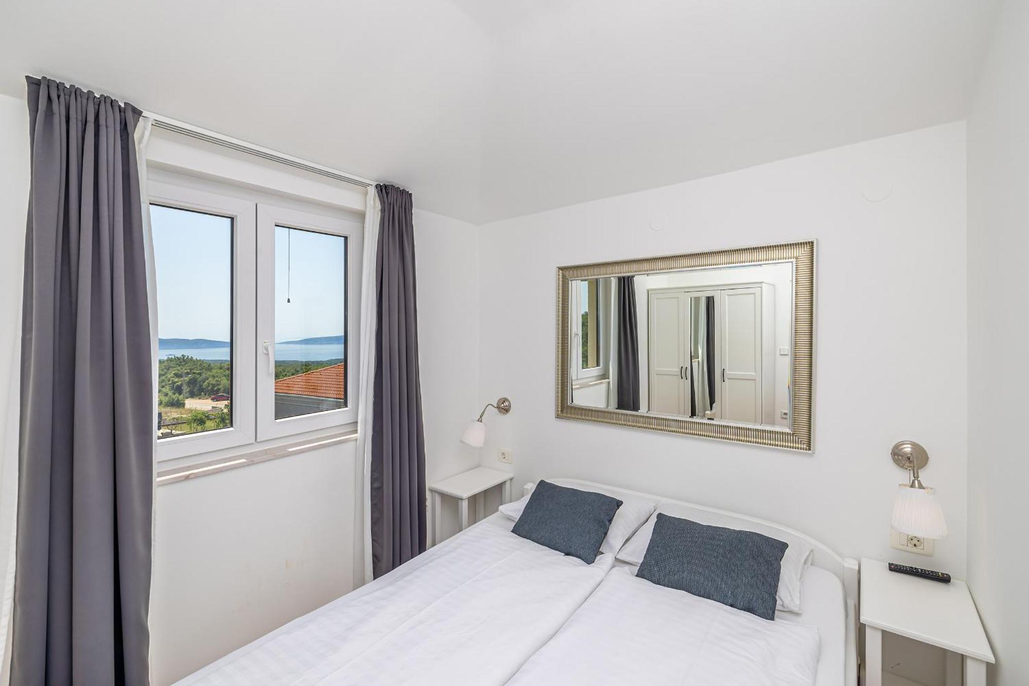 Haya With Heated Pool Apartament *