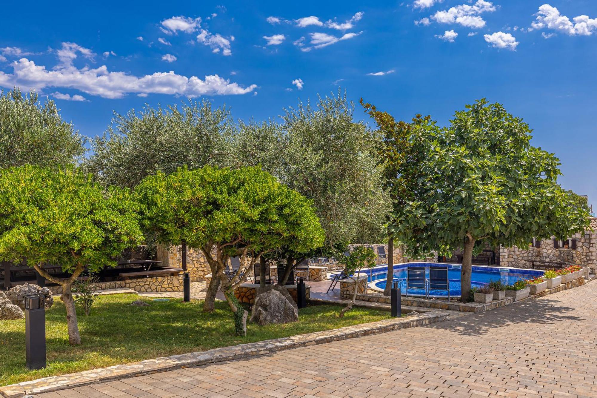 Haya With Heated Pool