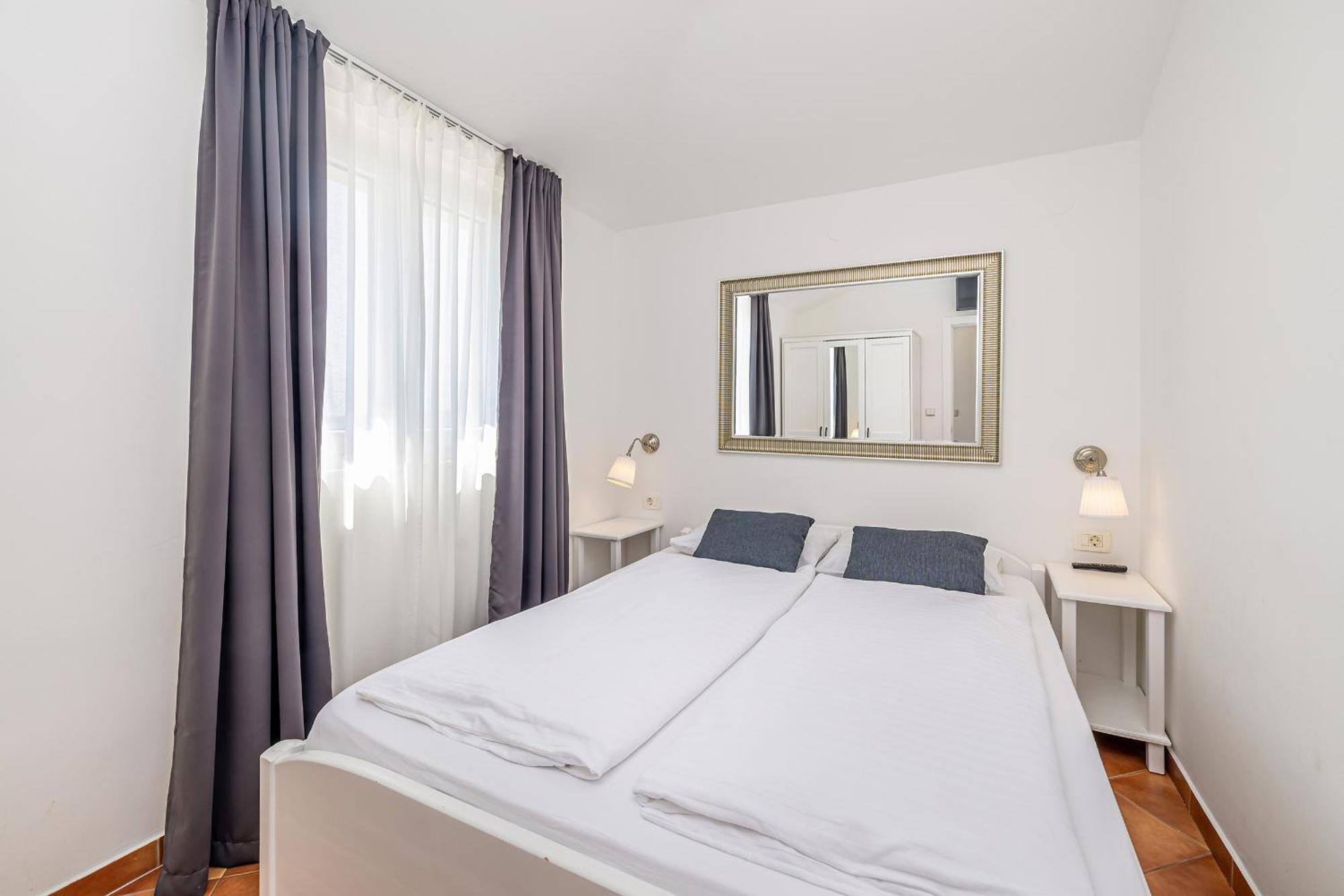 Apartment Haya With Heated Pool *