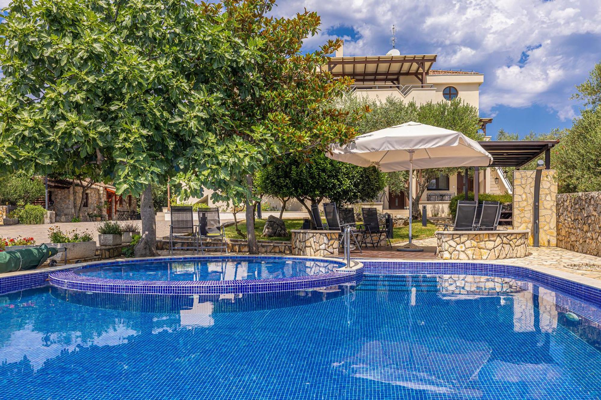 Haya With Heated Pool