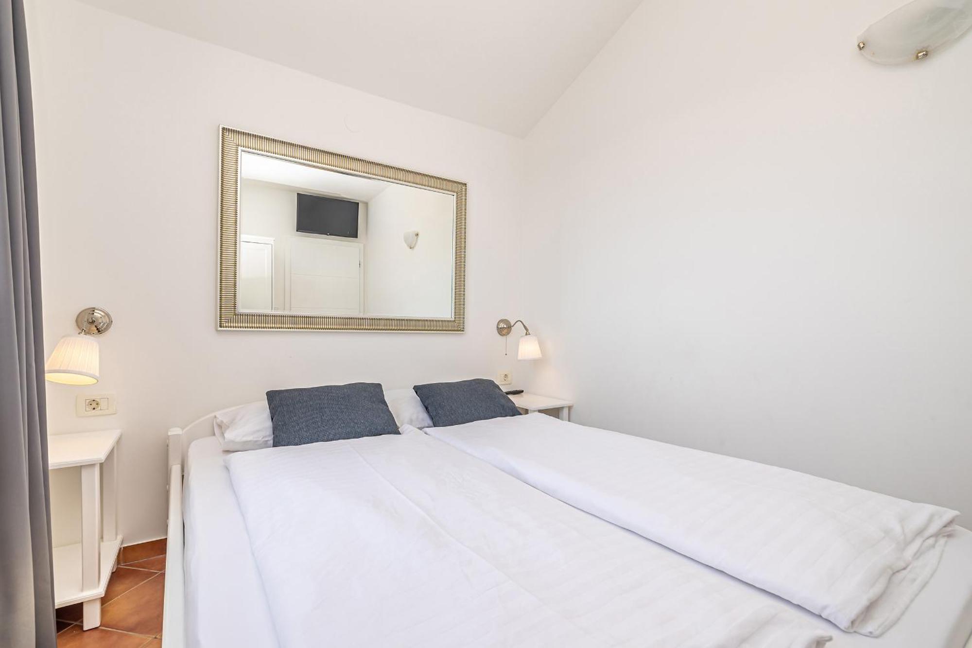 Haya With Heated Pool Apartment