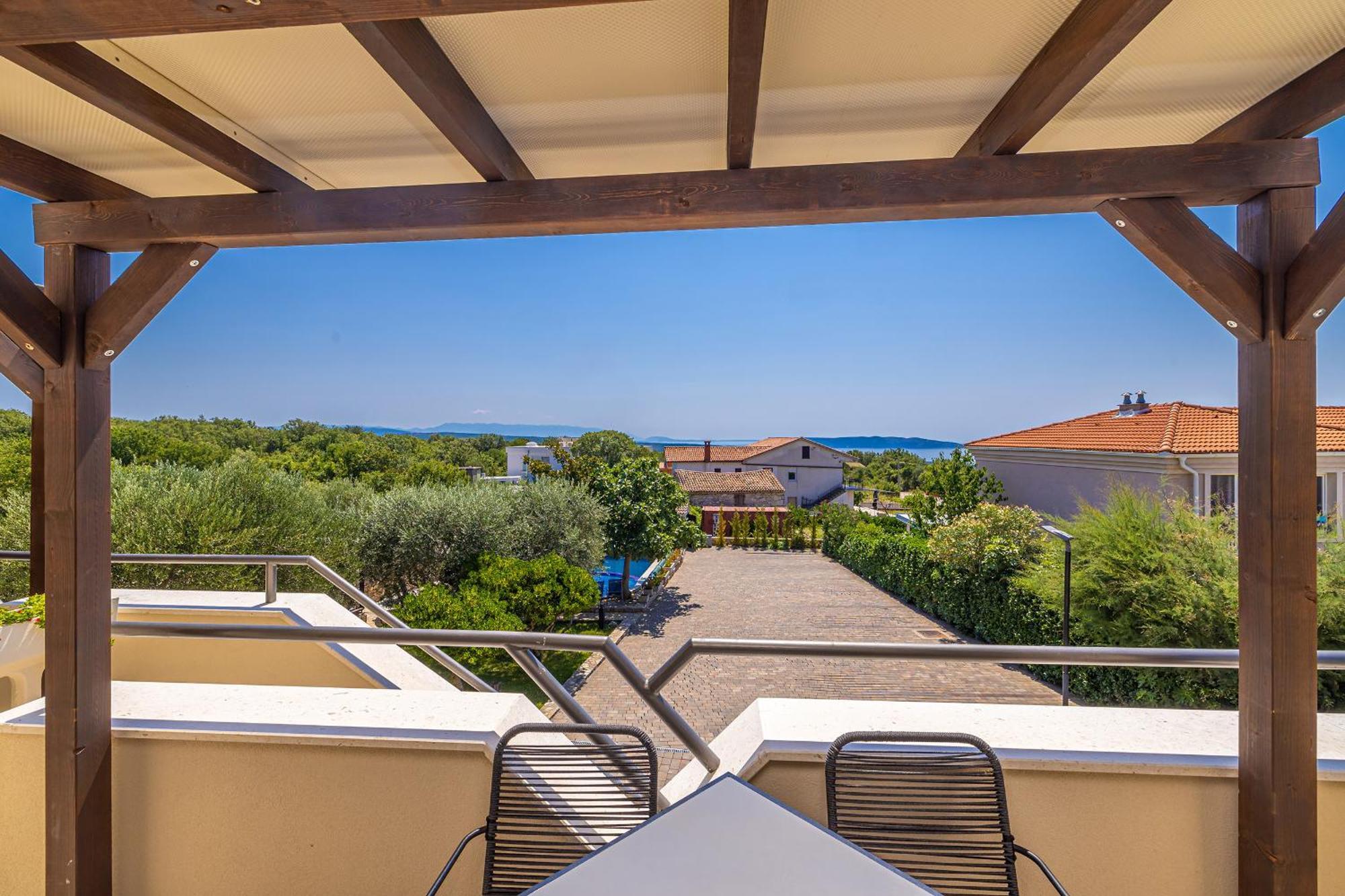 Haya With Heated Pool * Linardici