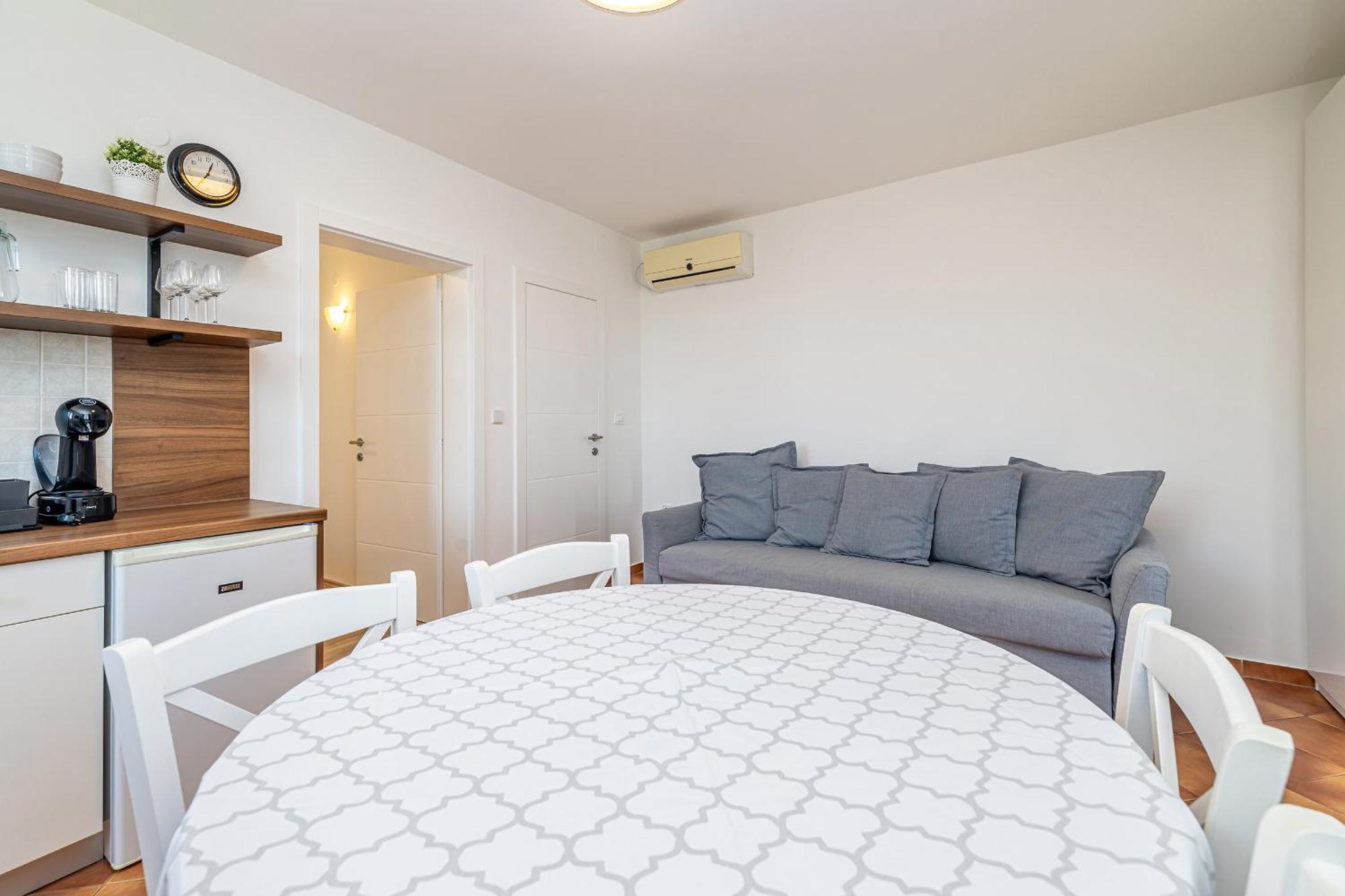 Apartment Haya With Heated Pool